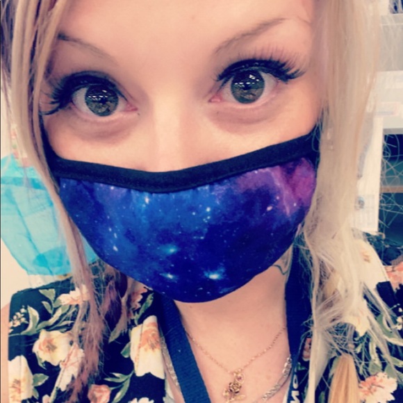 Meet your Posher, Krystal - Picture 3 of 3